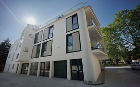 Villa Bauhaus Penthouse Wellness Apartman