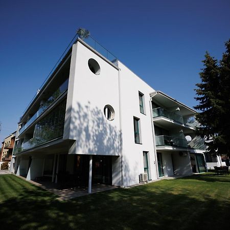 Villa Bauhaus Penthouse Wellness Apartman Siófok Kültér fotó