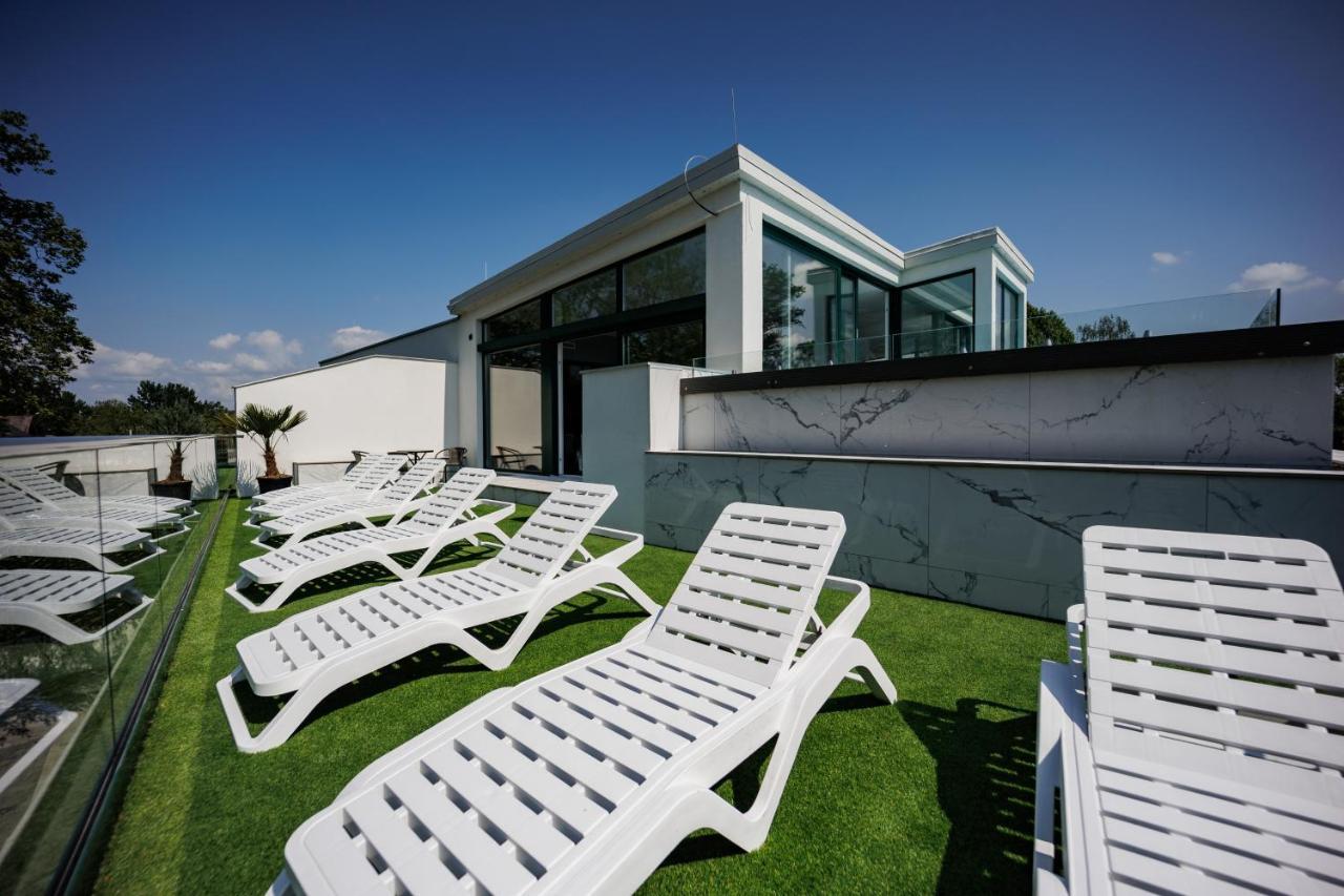 Villa Bauhaus Penthouse Wellness Apartman Siófok Kültér fotó