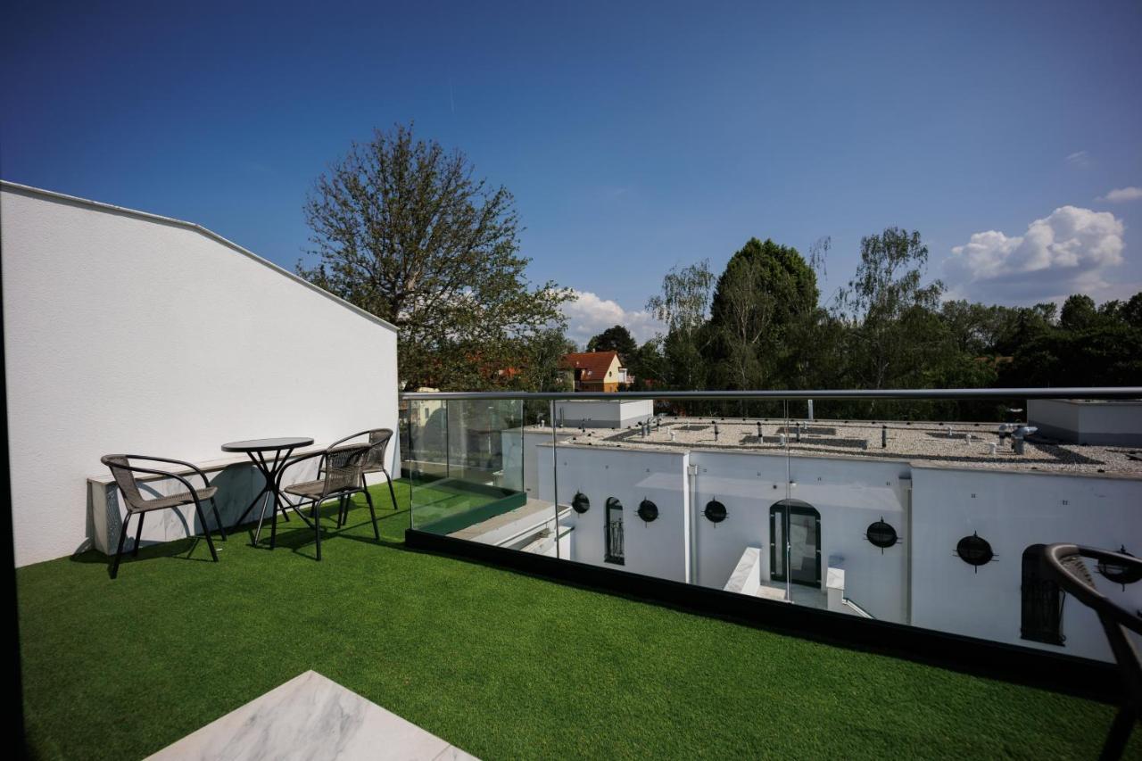 Villa Bauhaus Penthouse Wellness Apartman Siófok Kültér fotó