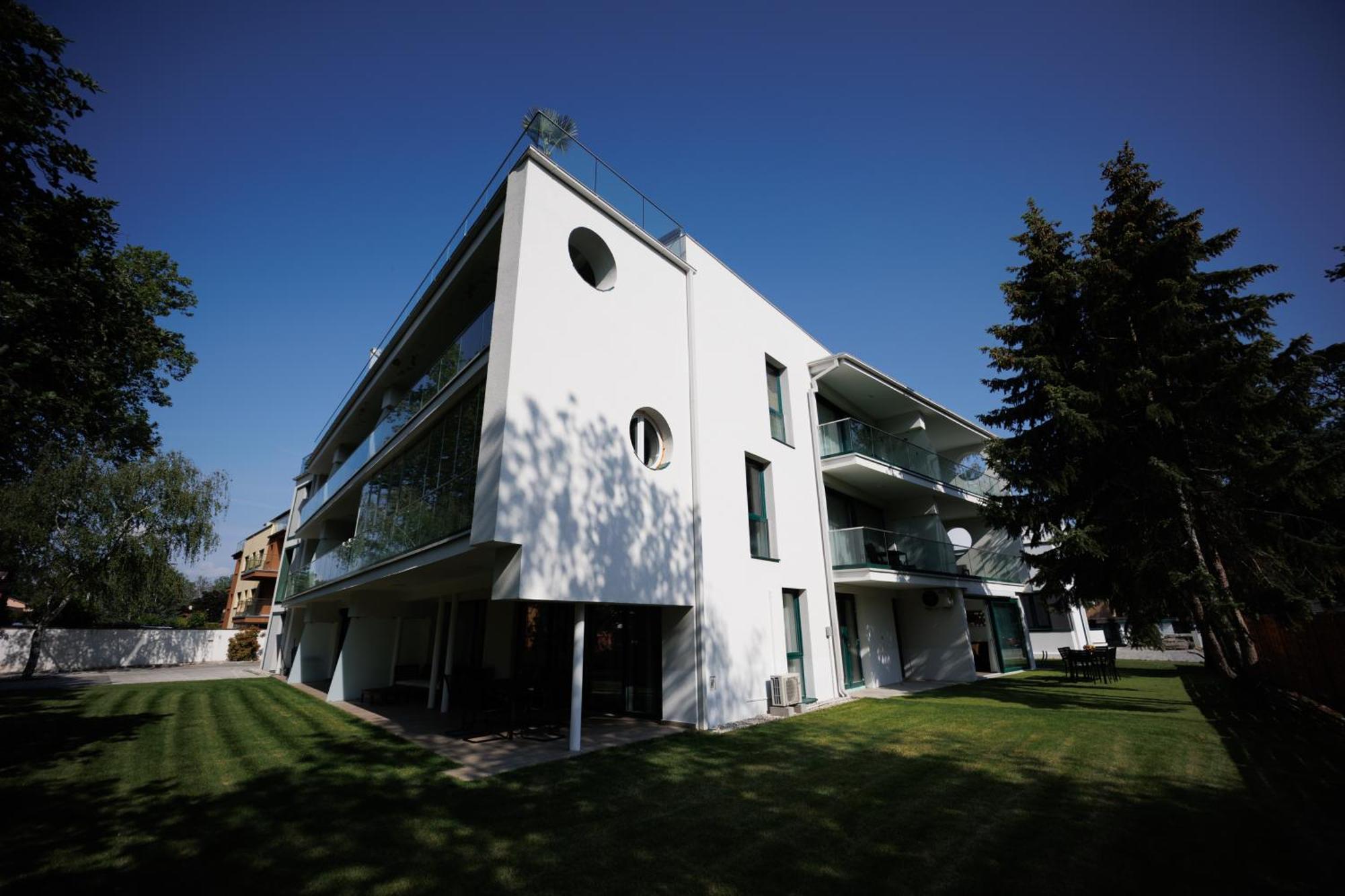 Villa Bauhaus Penthouse Wellness Apartman Siófok Kültér fotó
